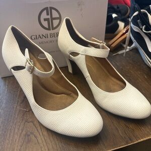 Giani Bernini Cream Textured Mary Jane Heels
